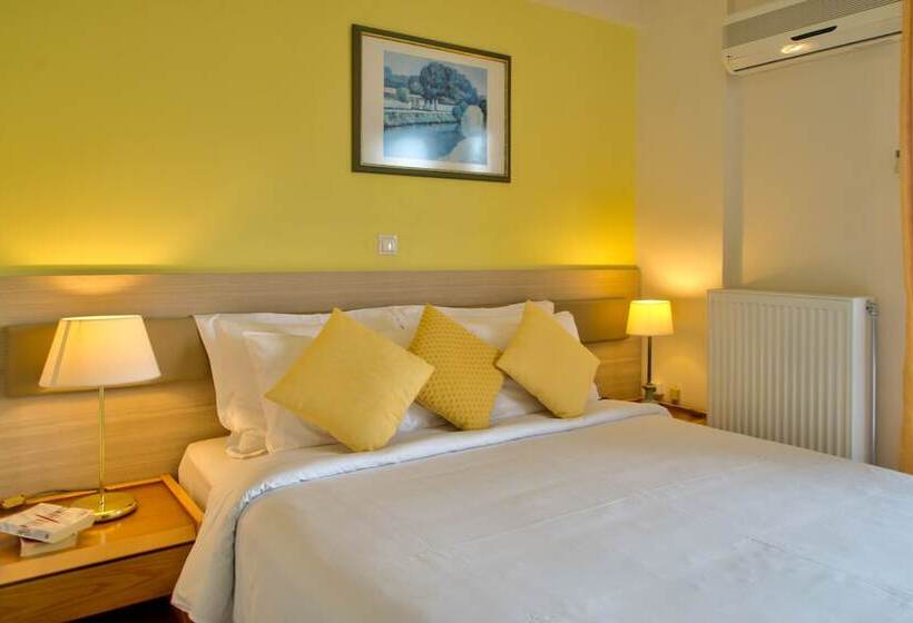 اتاق خانوادگی با چشم‌انداز باغ, Poseidon