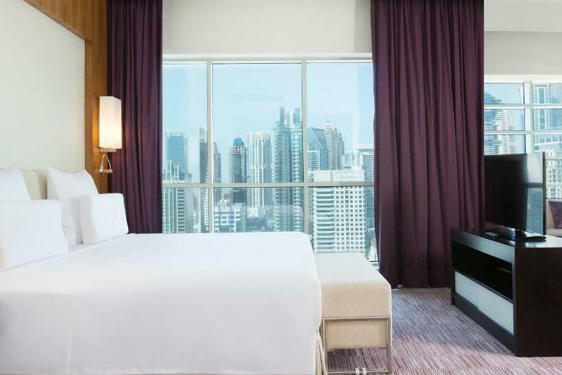 اتاق اجرایی با تخت بزرگ, Pullman Dubai Jumeirah Lakes Towers