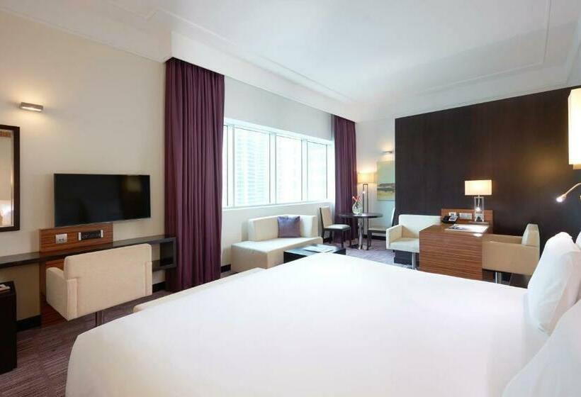 Номер Deluxe Кровать Кинг, Pullman Dubai Jumeirah Lakes Towers