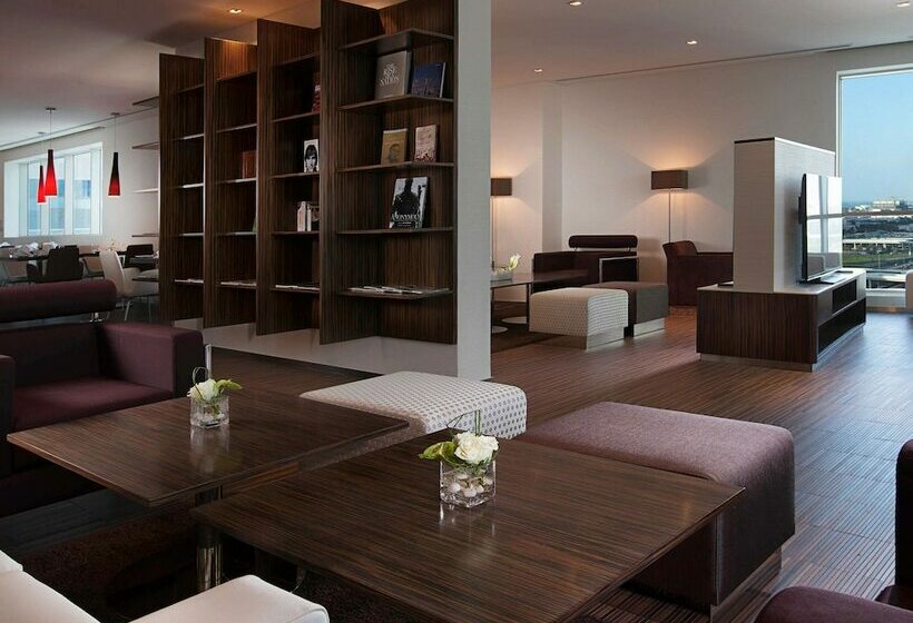 Номер Executive, Pullman Dubai Jumeirah Lakes Towers