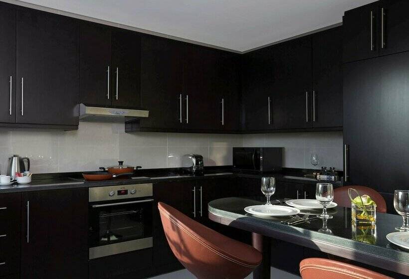 Апартаменты 2 Спальни, Pullman Dubai Jumeirah Lakes Towers