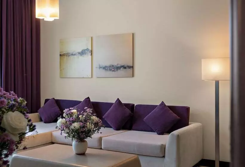 اتاق اجرایی, Pullman Dubai Jumeirah Lakes Towers