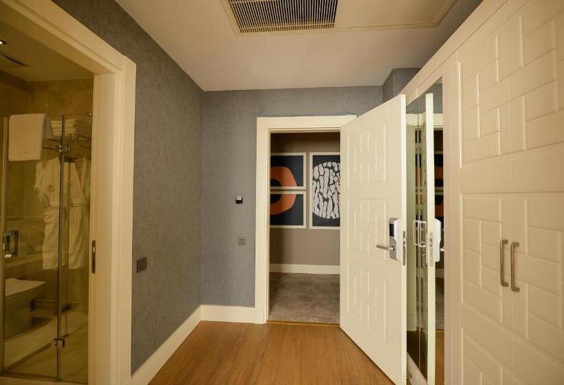 اتاق استاندارد, Royal Casino &