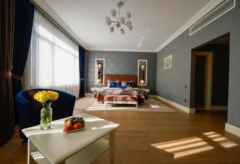 اتاق استاندارد, Royal Casino &