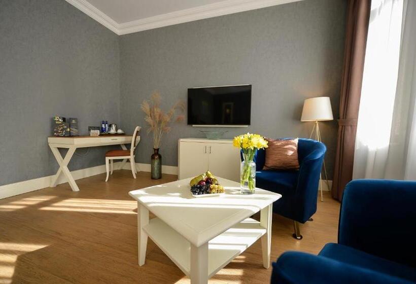 اتاق استاندارد, Royal Casino &