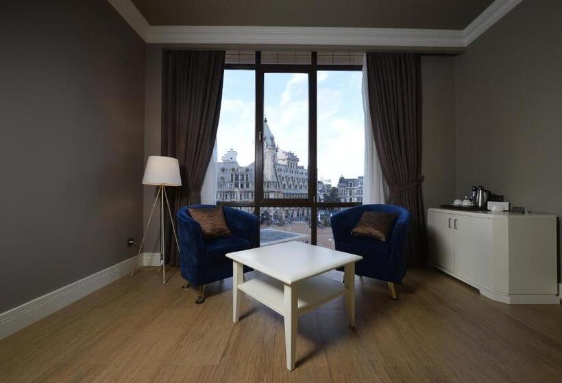 اتاق لوکس با تخت بزرگ, Royal Casino &