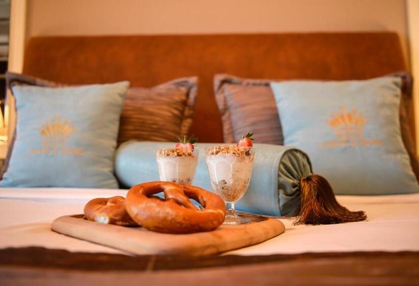 اتاق لوکس با تخت بزرگ, Royal Casino &