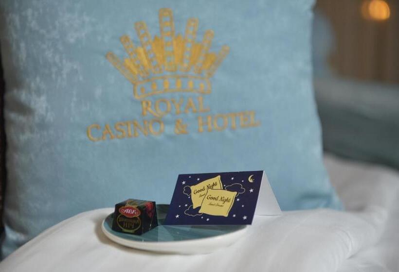 اتاق استاندارد با تخت بزرگ, Royal Casino &