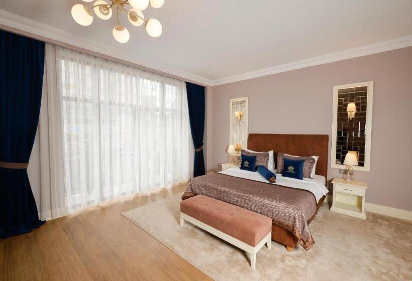 اتاق استاندارد با تخت بزرگ, Royal Casino &