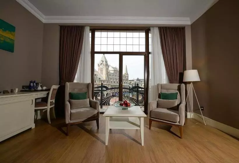 اتاق استاندارد با تخت بزرگ, Royal Casino &