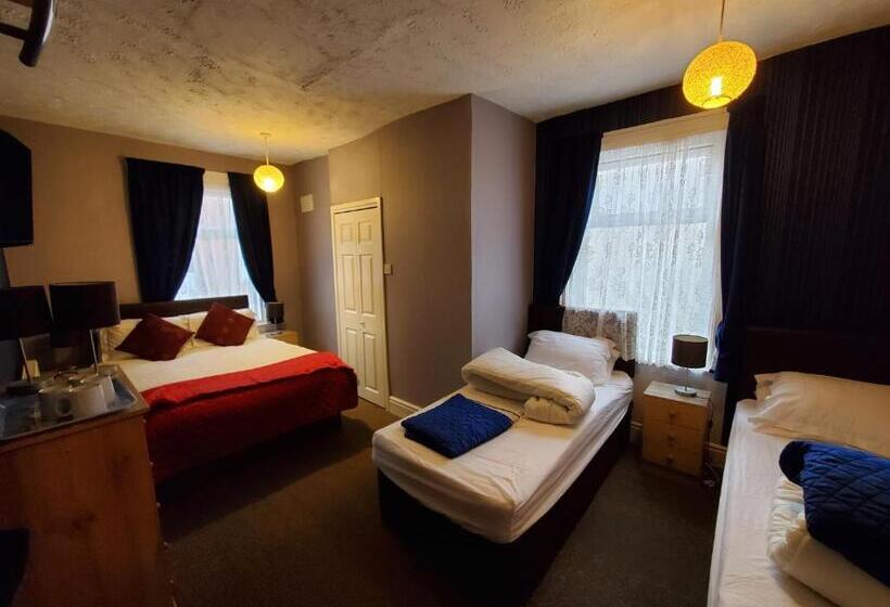 اتاق استاندارد چهار تخته, The Cumbrian
