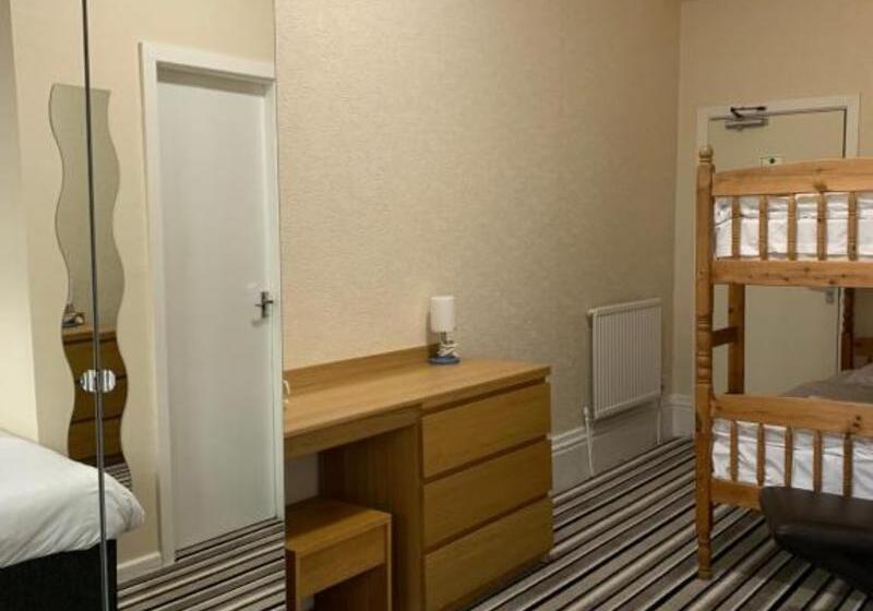 Семейный Номер, OYO Wave Crest