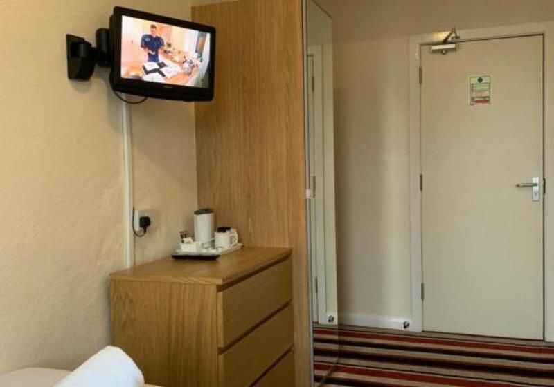 חדר אקונומי, OYO Wave Crest