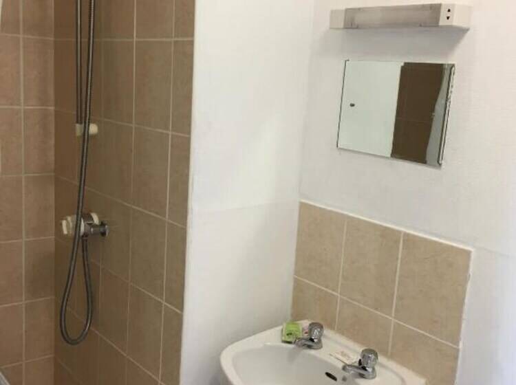 Номер Superior, OYO Wave Crest