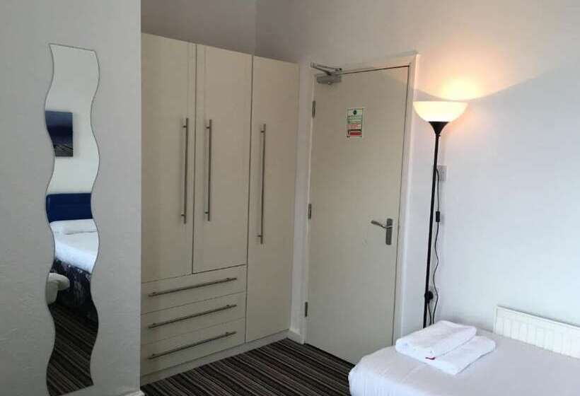 חדר סופריור, OYO Wave Crest