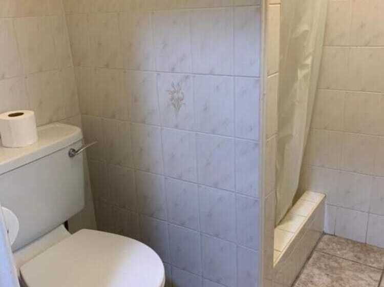 חדר דלוקס, OYO Wave Crest