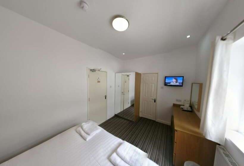 Номер Deluxe, OYO Wave Crest