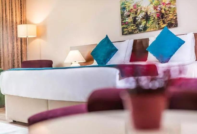 Deluxe Suite King Bed