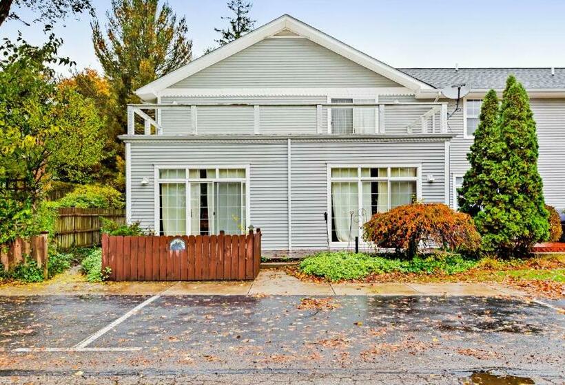 Апартаменты 3 Спальни, Beacon Court D