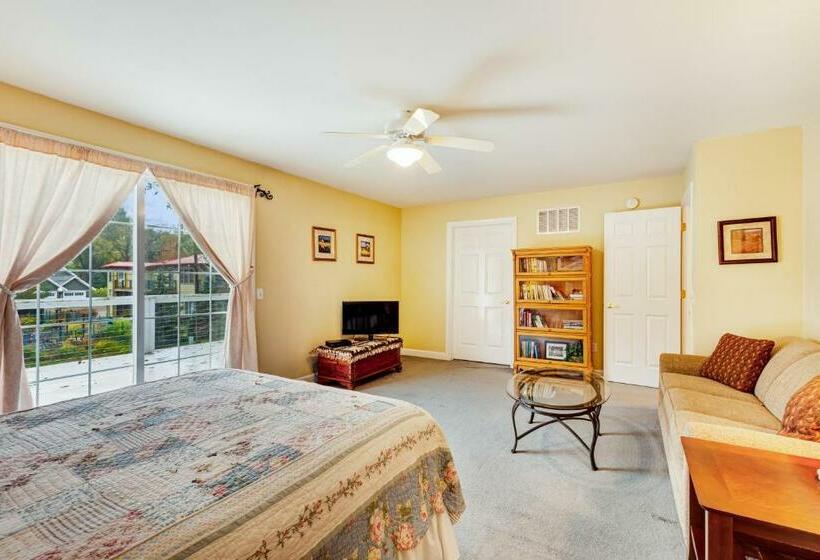 דירת שלושה חדרים, Beacon Court D