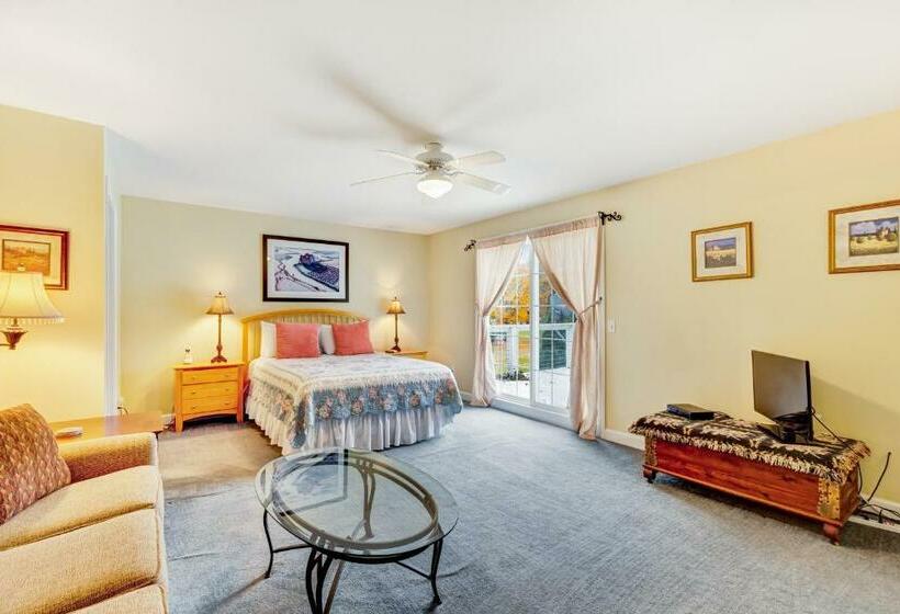 דירת שלושה חדרים, Beacon Court D