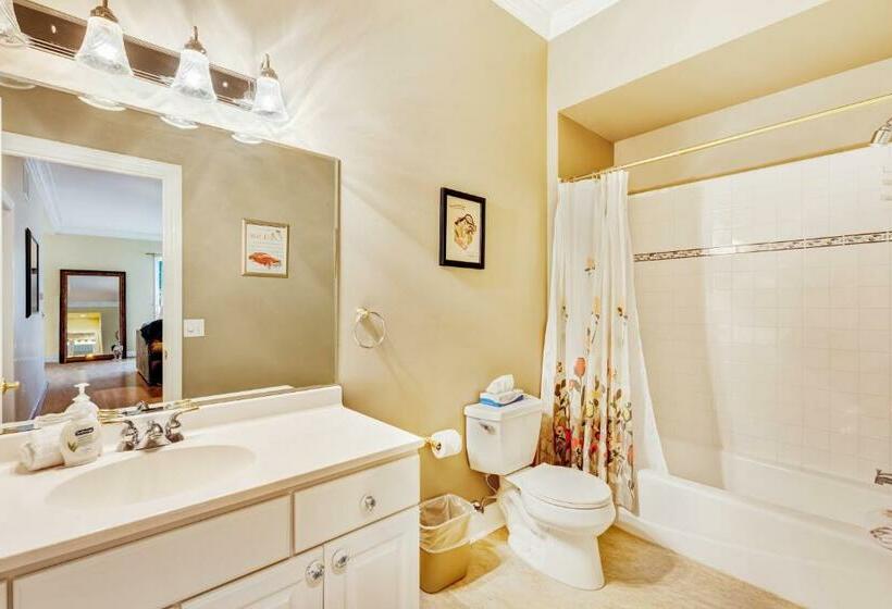 דירת שלושה חדרים, Beacon Court D