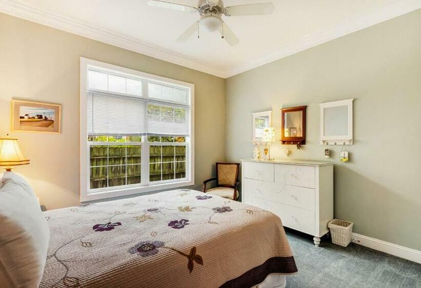 דירת שלושה חדרים, Beacon Court D