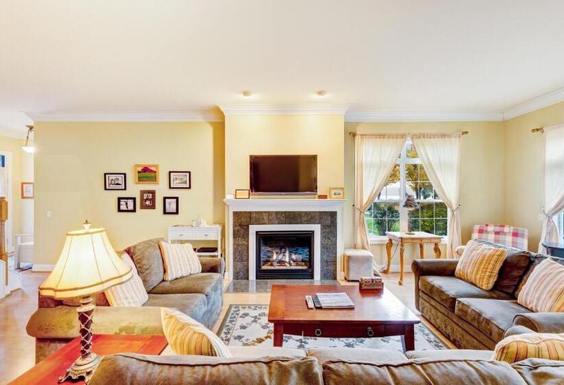 דירת שלושה חדרים, Beacon Court D