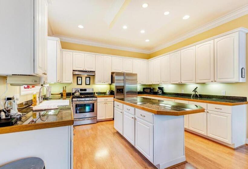 Апартаменты 3 Спальни, Beacon Court D