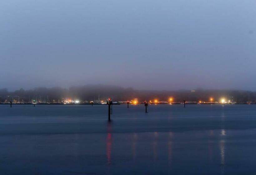 스탠다드 스튜디오, Bayside Cottage