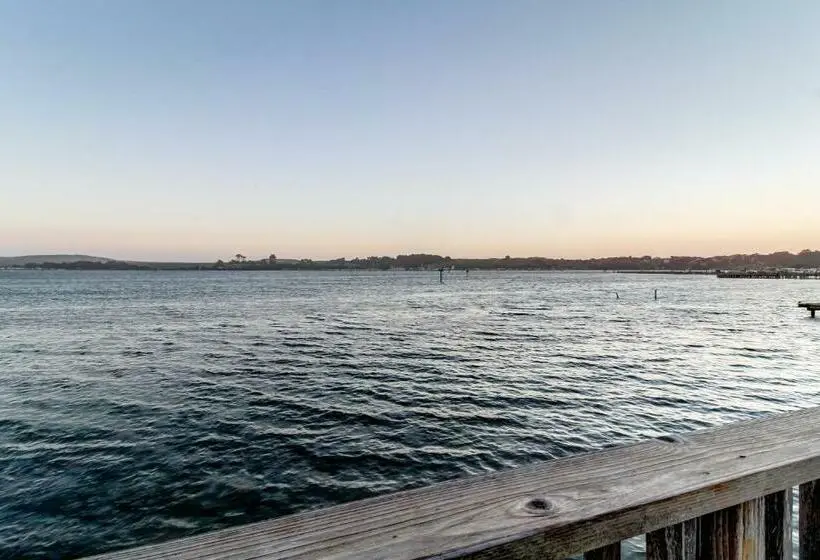 スタンダードスタジオ, Bayside Cottage