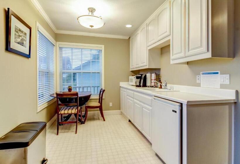 스탠다드 스튜디오, Bayside Cottage