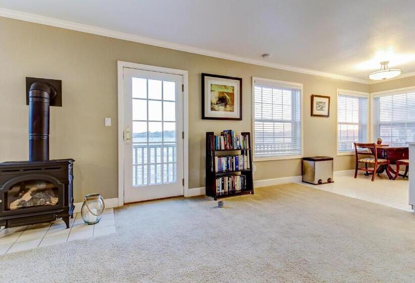 스탠다드 스튜디오, Bayside Cottage