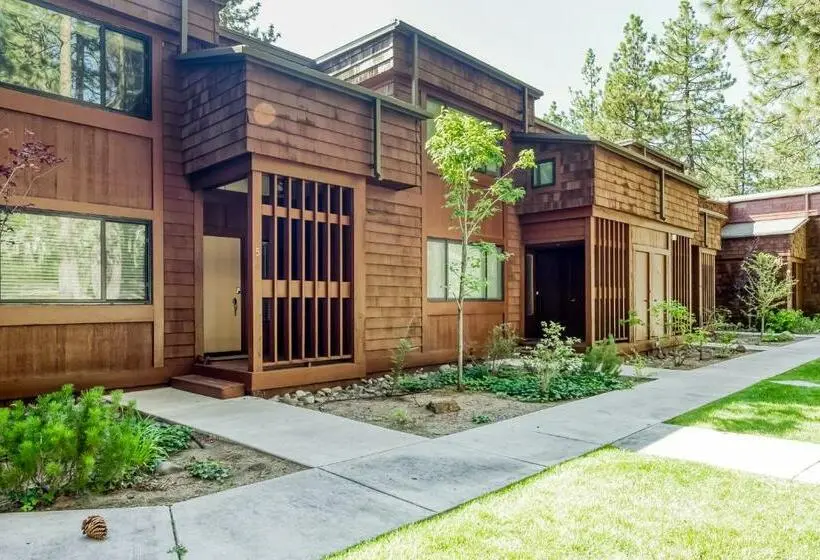 ３ベッドルームアパートメント, Our Lake House