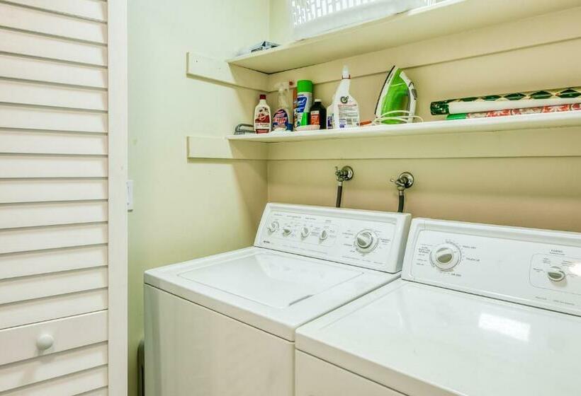 침실 3개 아파트, Our Lake House