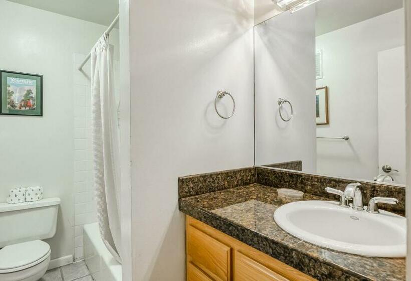 Апартаменты 3 Спальни, Our Lake House