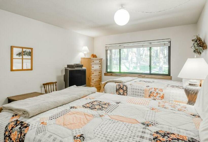 침실 3개 아파트, Our Lake House