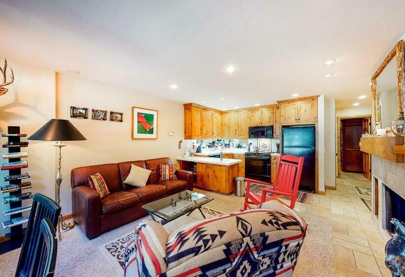 شقة غرفة واحدة, Warm Springs Wonder