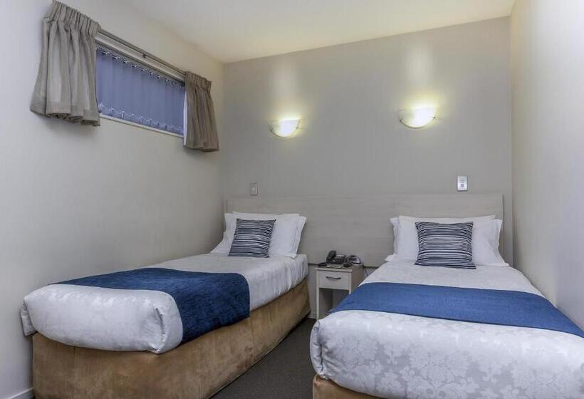 ２ベッドルームアパートメント, 166 Majestic Court Motel