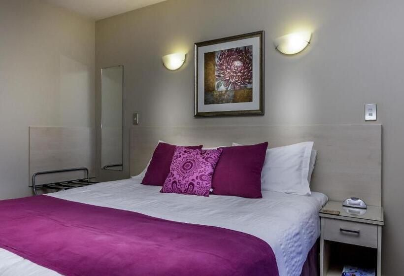 Escritório Estándar, 166 Majestic Court Motel