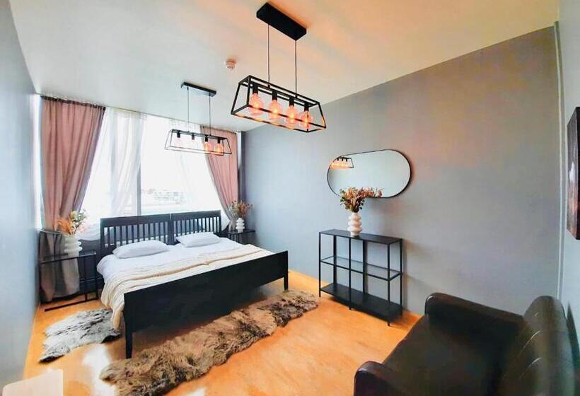 اتاق استاندارد با سرویس بهداشتی مشترک, Bus Hostel Reykjavik   Reykjavik Terminal