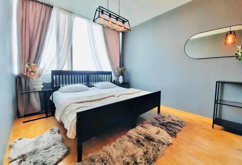 اتاق استاندارد با سرویس بهداشتی مشترک, Bus Hostel Reykjavik   Reykjavik Terminal