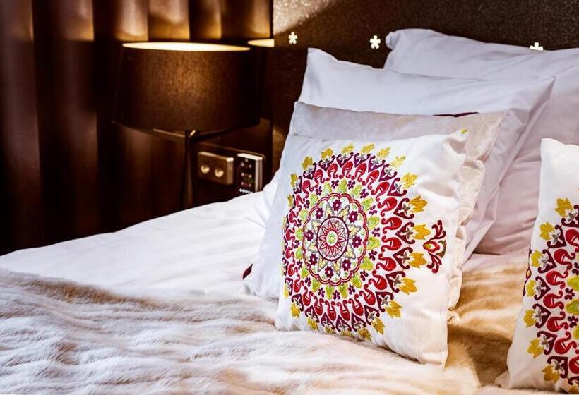 غرفة قياسية, Arctic Light