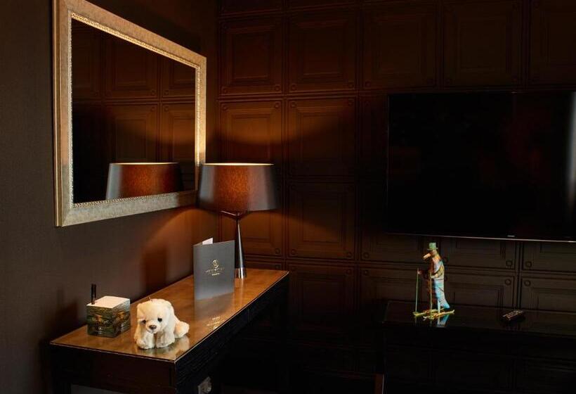 غرفة قياسية, Arctic Light