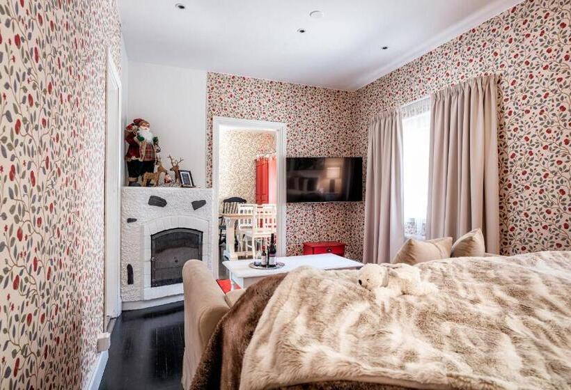 جناح جونيور عائلى, Arctic Light