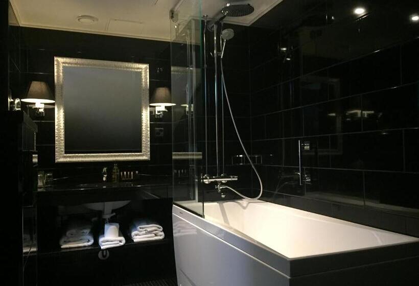 غرفة أساسية, Arctic Light