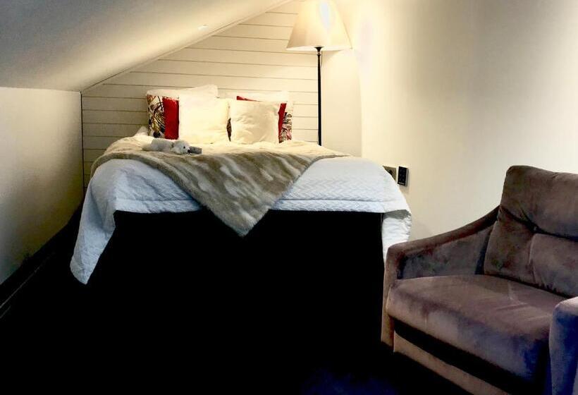 غرفة أساسية, Arctic Light