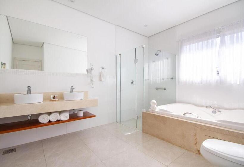 스탠다드 트리플 룸, Chateau