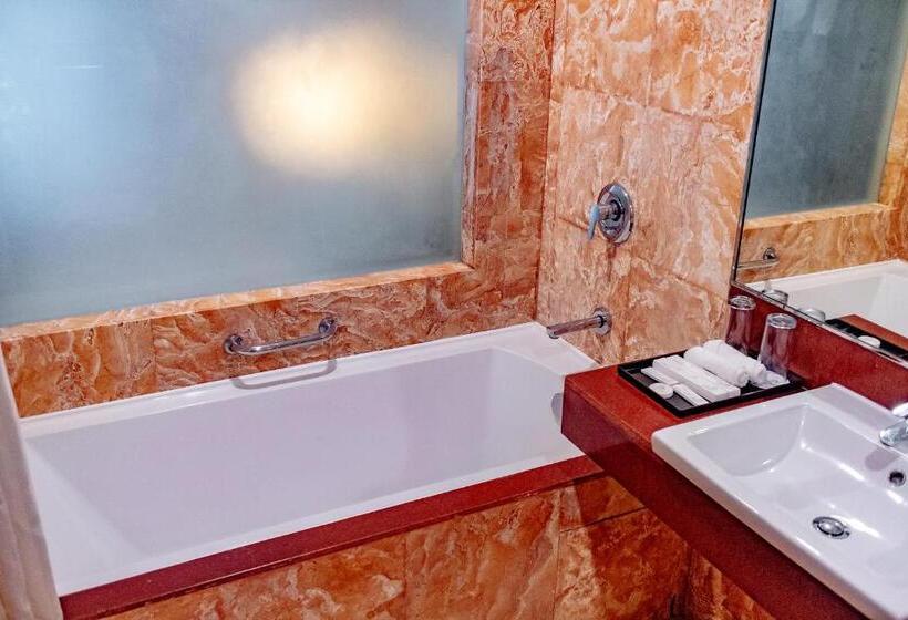 豪华房间, Crown Regency Beach Resort