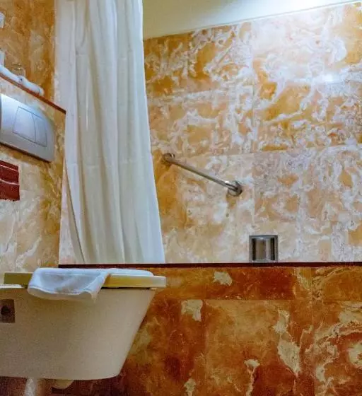 Executive Suite, Crown Regency Beach Resort